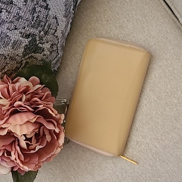 💝💥Authentic Chanel Caviar Agenda Large zip around wallet🎀❤️‍🔥 - Picture 8 of 16